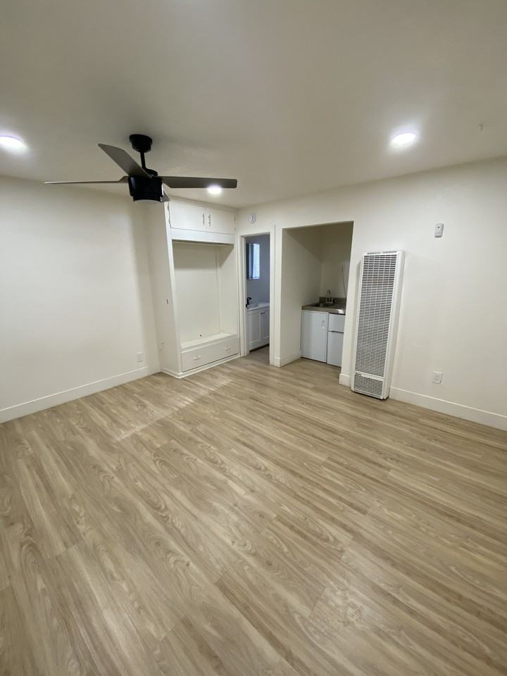 2748 Young Street - Photo 2 of 9