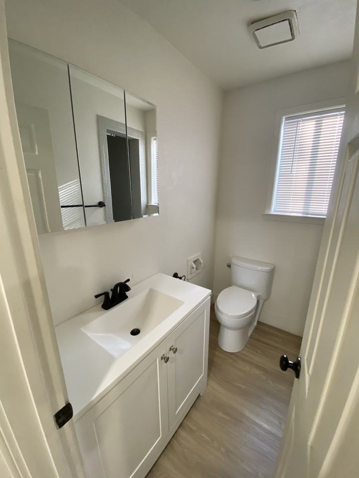 2748 Young Street - Photo 4 of 9