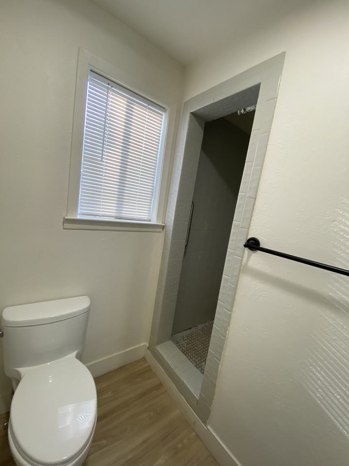 2748 Young Street - Photo 5 of 9