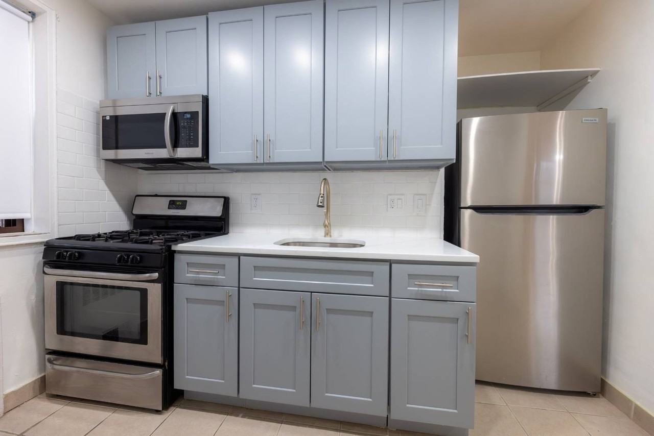 13111 Kew Gardens Rd #4E - Photo 3 of 19