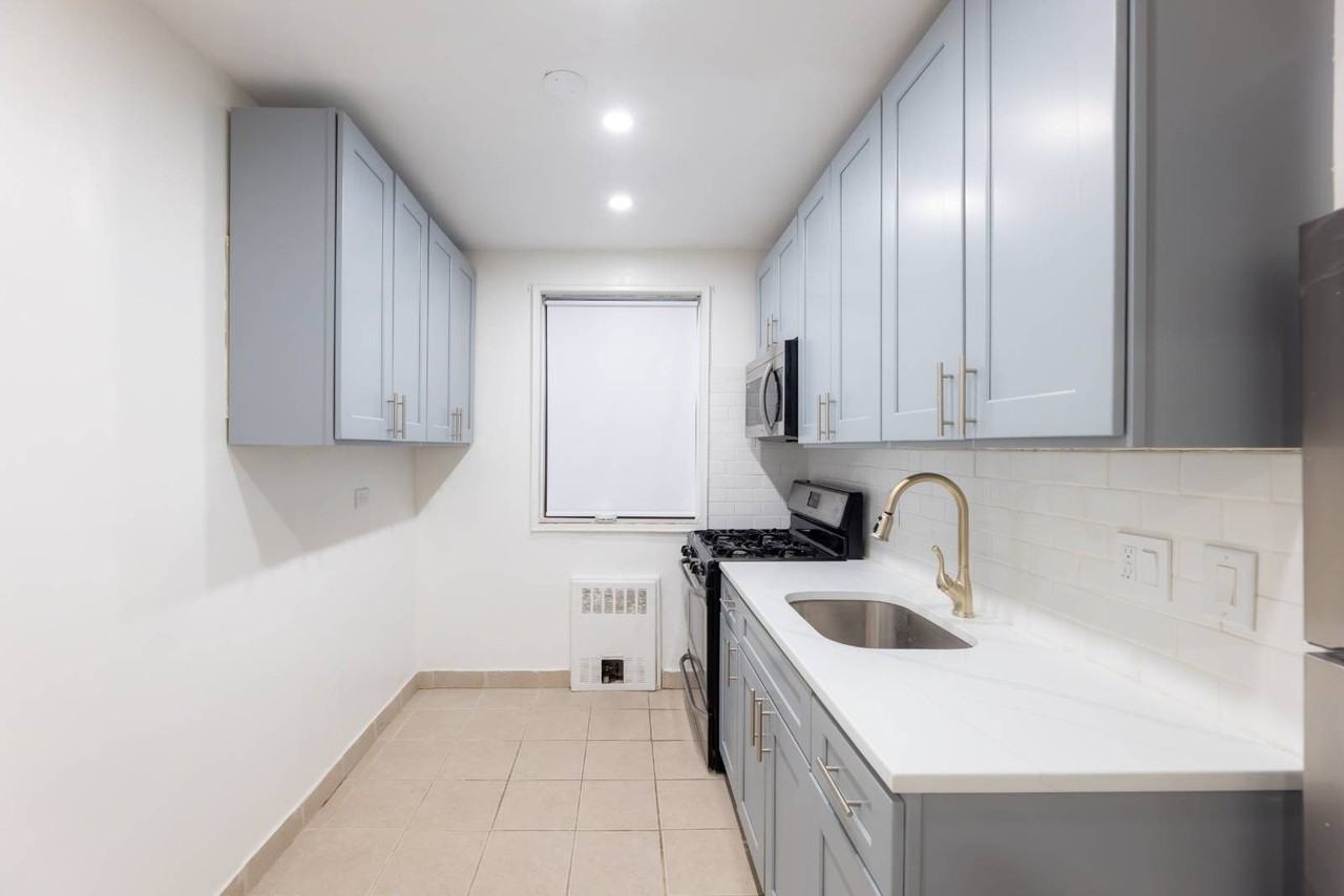 13111 Kew Gardens Rd #4E - Photo 4 of 19