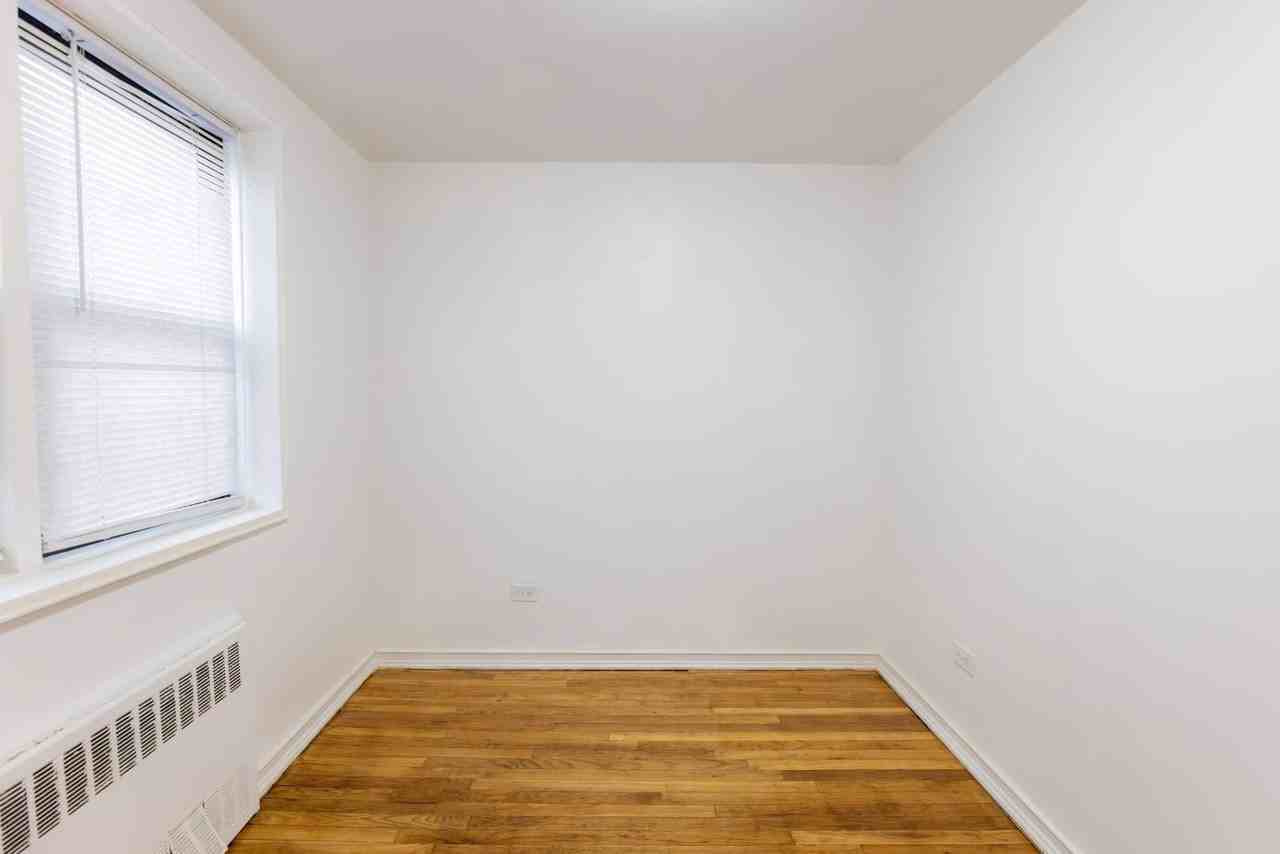 13111 Kew Gardens Rd #4E - Photo 6 of 19