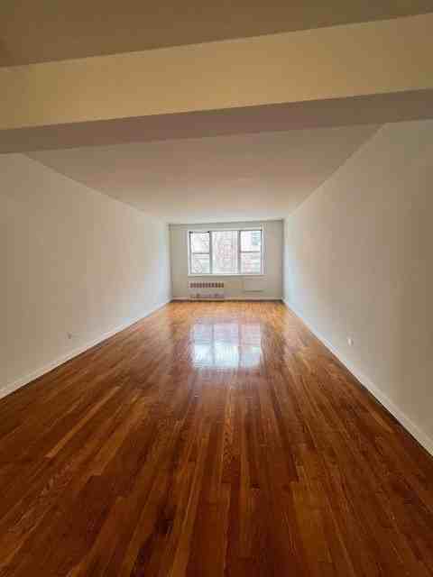 3615 Oxford Ave #4G - Photo 6 of 11