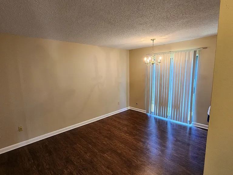 112 Glenn Street - Photo 2 of 17