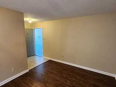 112 Glenn Street - Photo 5 of 17