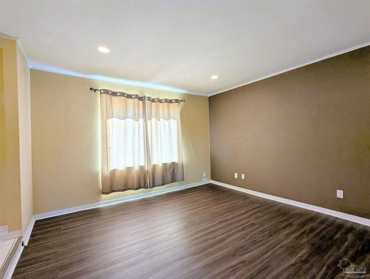 4680 Anchor Ln - Photo 2 of 33