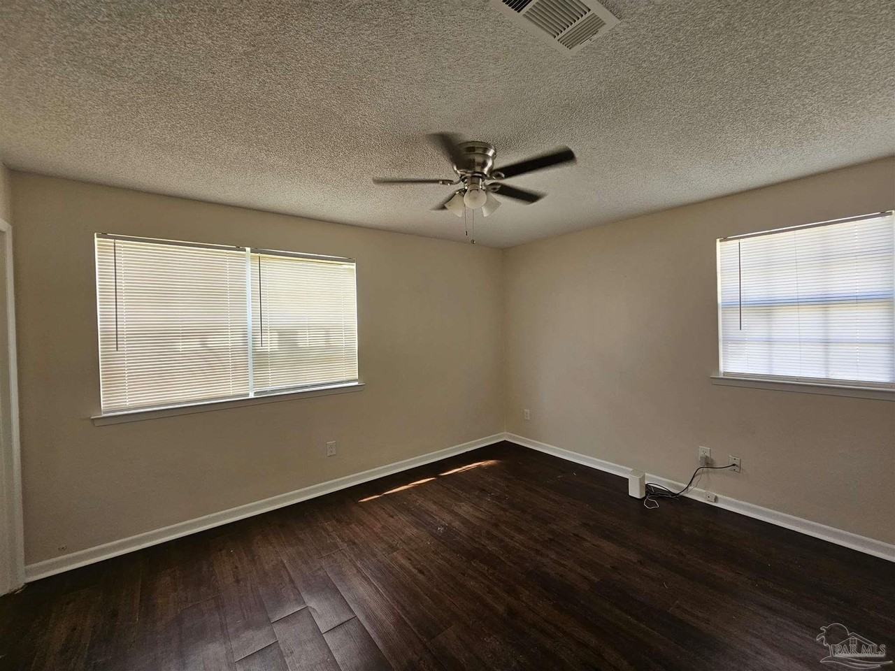 5604 Scotland Ter - Photo 5 of 7