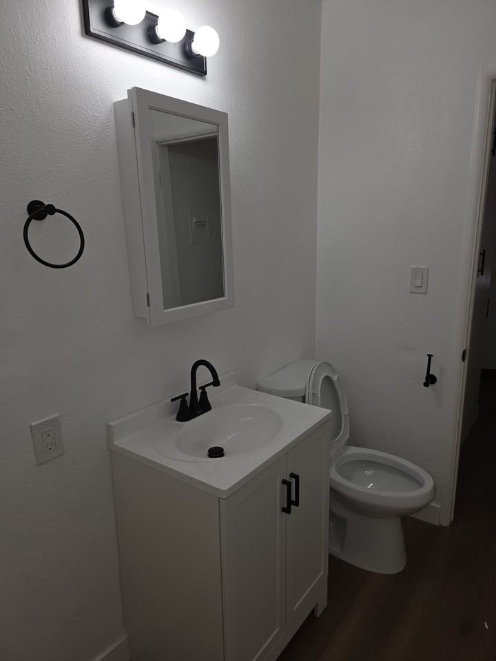 4722 August St. - Photo 4 of 8