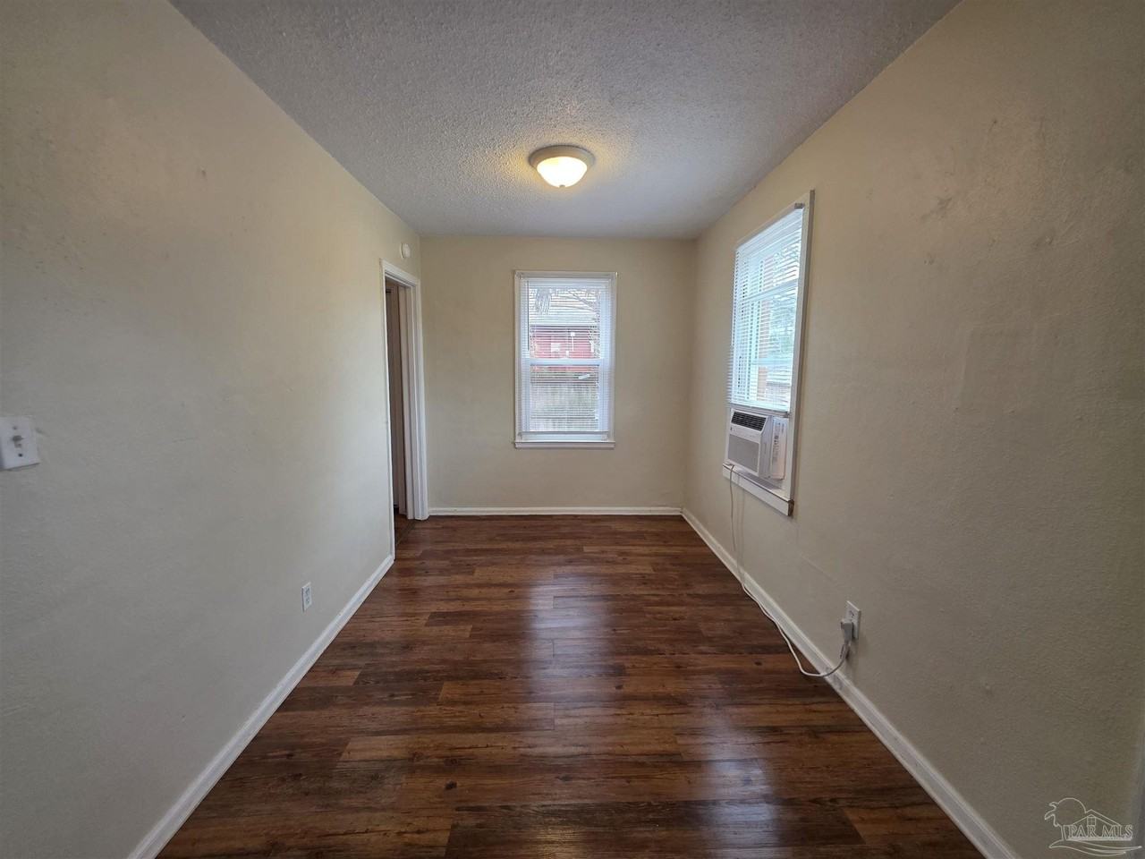 203 Se Syrcle Dr - Photo 5 of 21