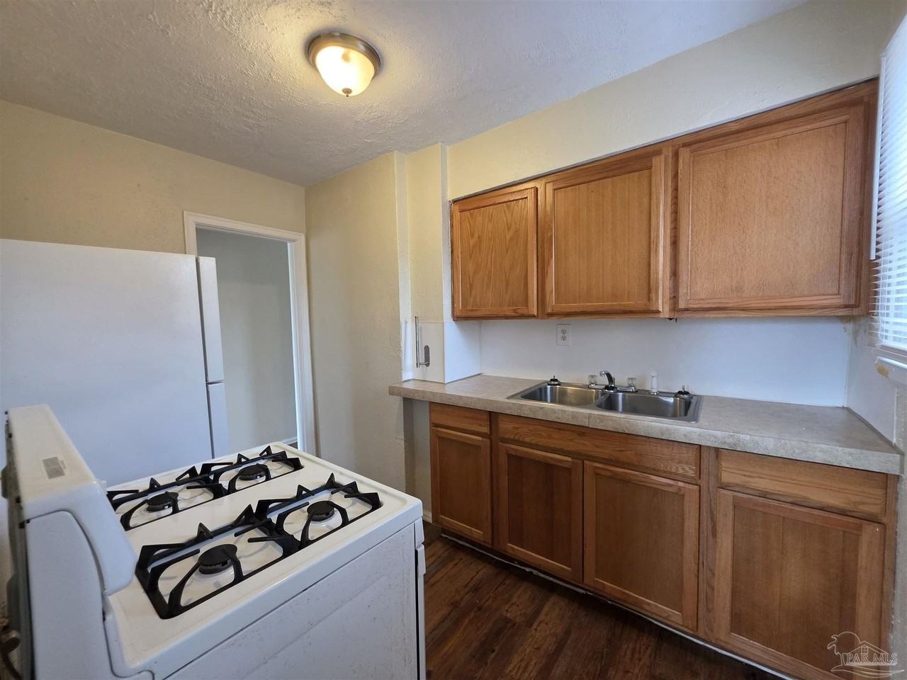 203 Se Syrcle Dr - Photo 6 of 21