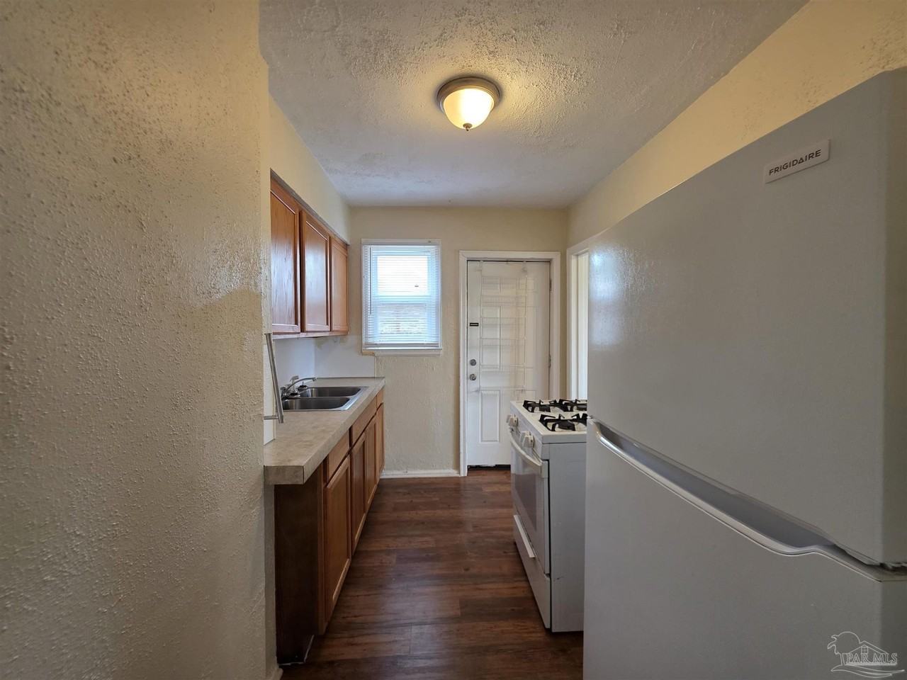 203 Se Syrcle Dr - Photo 7 of 21