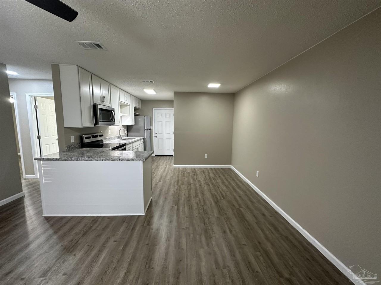 8011 Kipling St - Photo 5 of 14