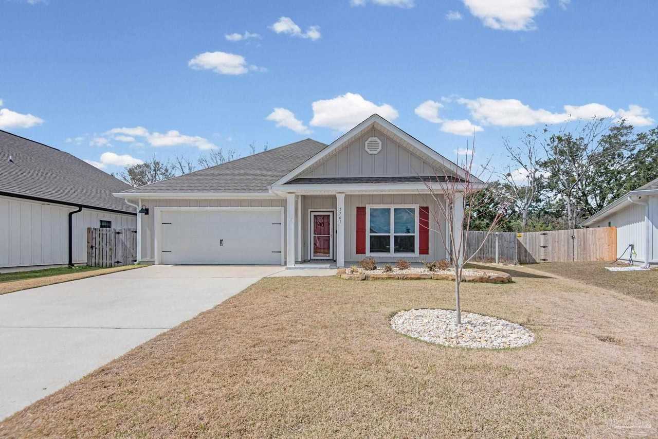 5761 Danbury Blvd - Photo 3 of 50