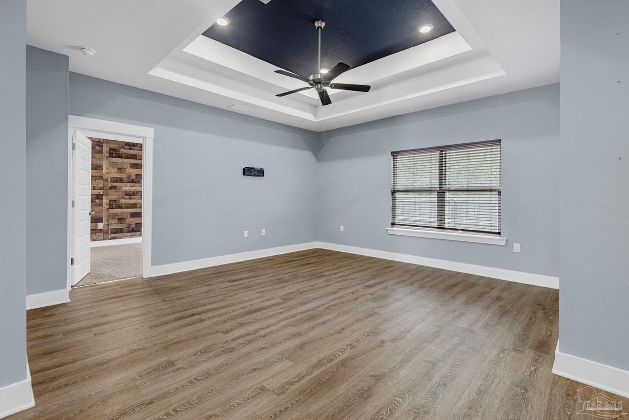 5761 Danbury Blvd - Photo 6 of 50