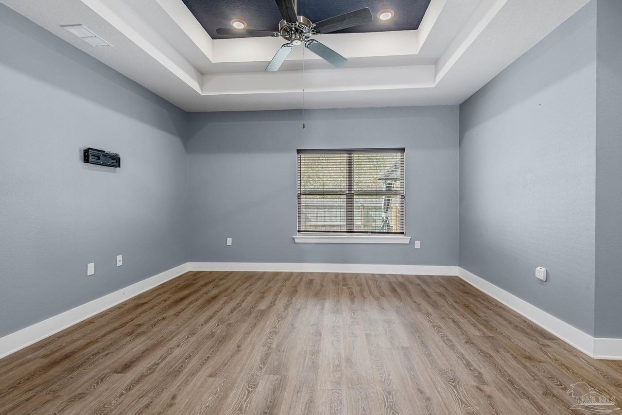 5761 Danbury Blvd - Photo 7 of 50