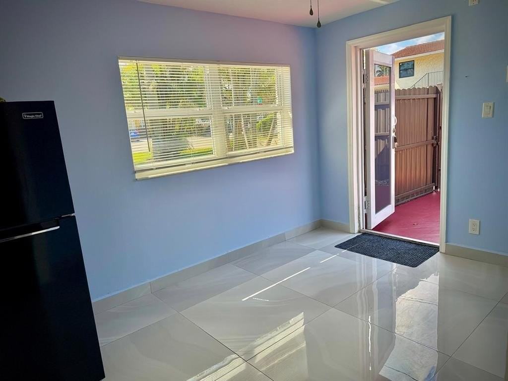 707 Ne 15th St #A - Photo 6 of 18