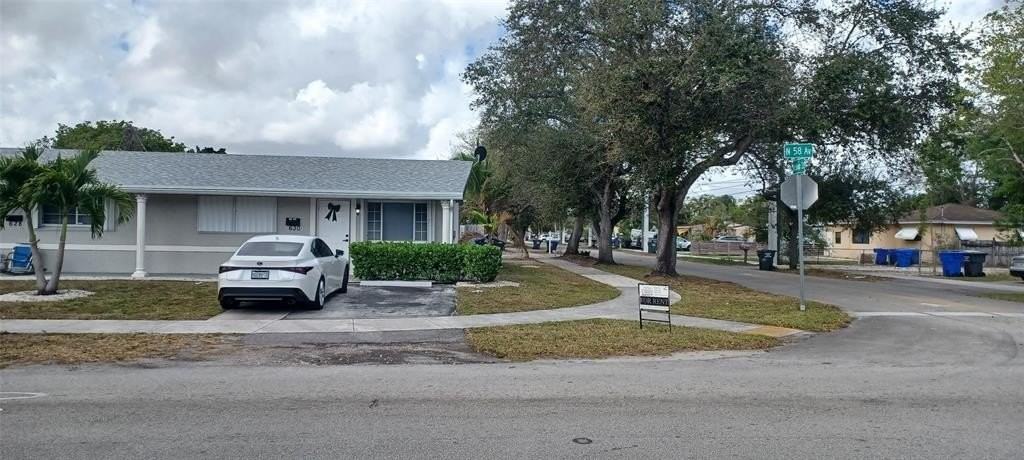 630 N 58th Ave - Photo 2 of 7