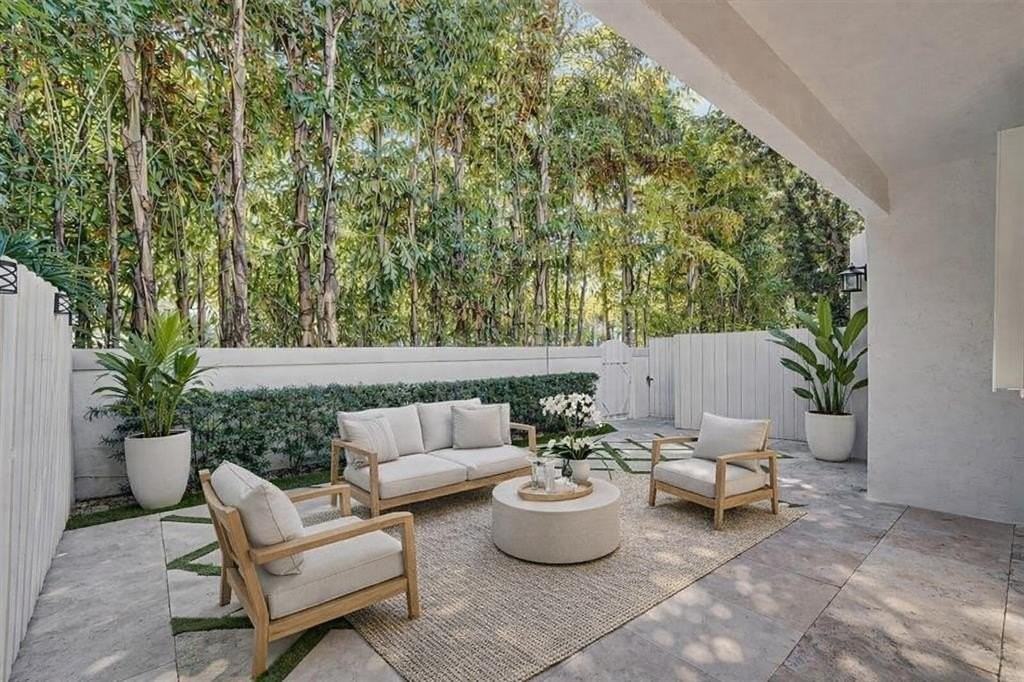 1610 Ne 1st St #9 - Photo 2 of 47