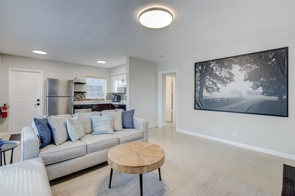 1005 Ne 17th Ct Unit A - Photo 2 of 26