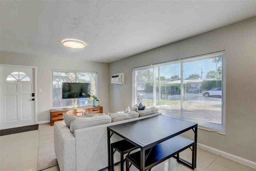 1005 Ne 17th Ct Unit A - Photo 4 of 26