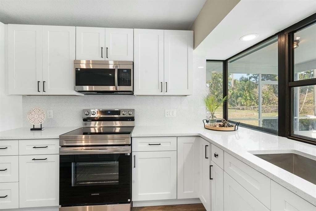 210 Se Crosspoint Dr - Photo 7 of 27