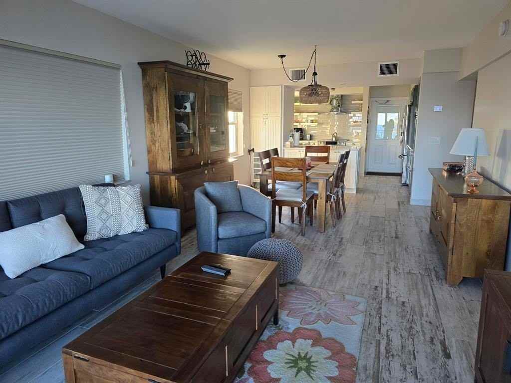 1035 Hillsboro Mile #31 - Photo 2 of 6