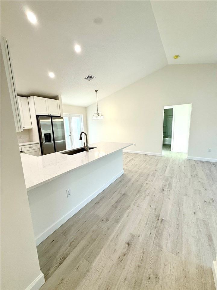 1635 22nd Ave Sw - Photo 7 of 21