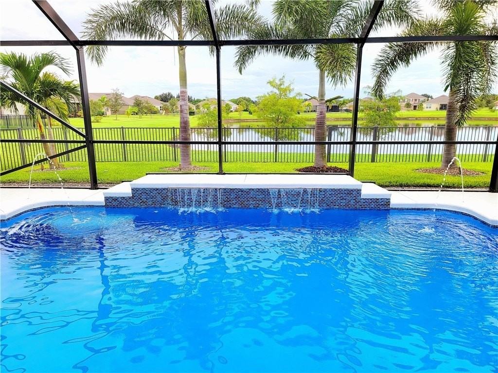 2142 Harwick Cir Sw - Photo 3 of 36