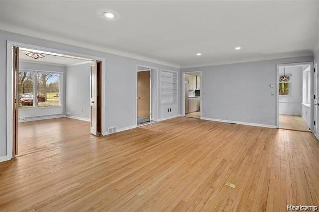 2288 Northlawn Blvd - Photo 5 of 24