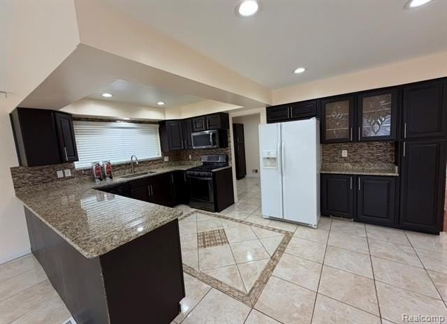 39725 Crystal Dr - Photo 6 of 9