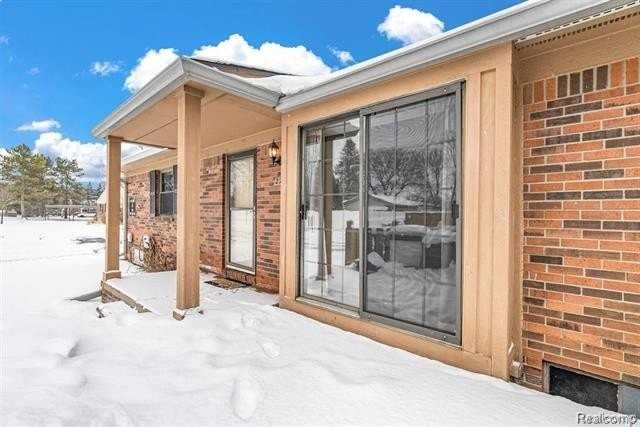 1891 Vine Way Dr #27 - Photo 5 of 34