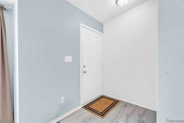 1891 Vine Way Dr #27 - Photo 7 of 34