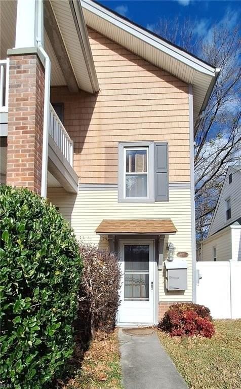 440 New York Ave #2 - Photo 3 of 27