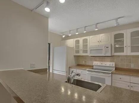 1403 14th Ct - Photo 6 of 25