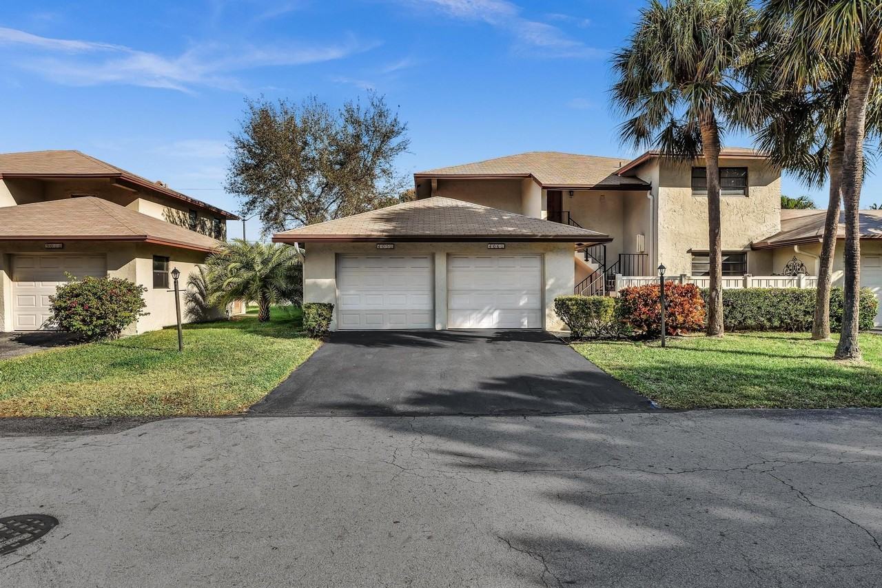 1779 Ne 40th Pl #405 - Photo 2 of 50