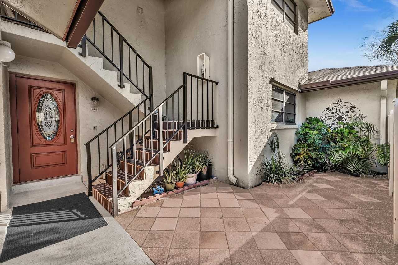 1779 Ne 40th Pl #405 - Photo 3 of 50