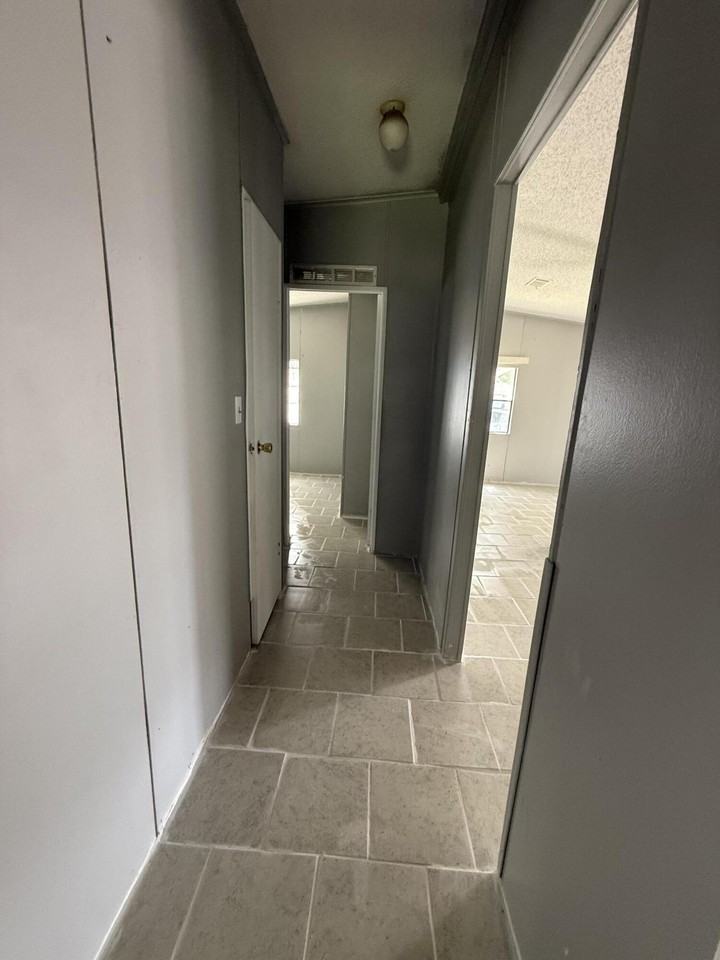 9301 Se 61st Dr - Photo 2 of 17