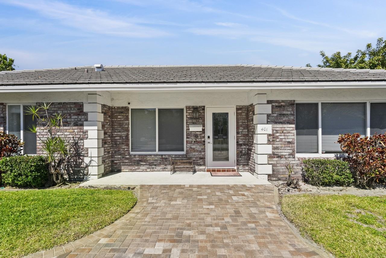 401 NE 10th Ter Terrace - Photo 5 of 46