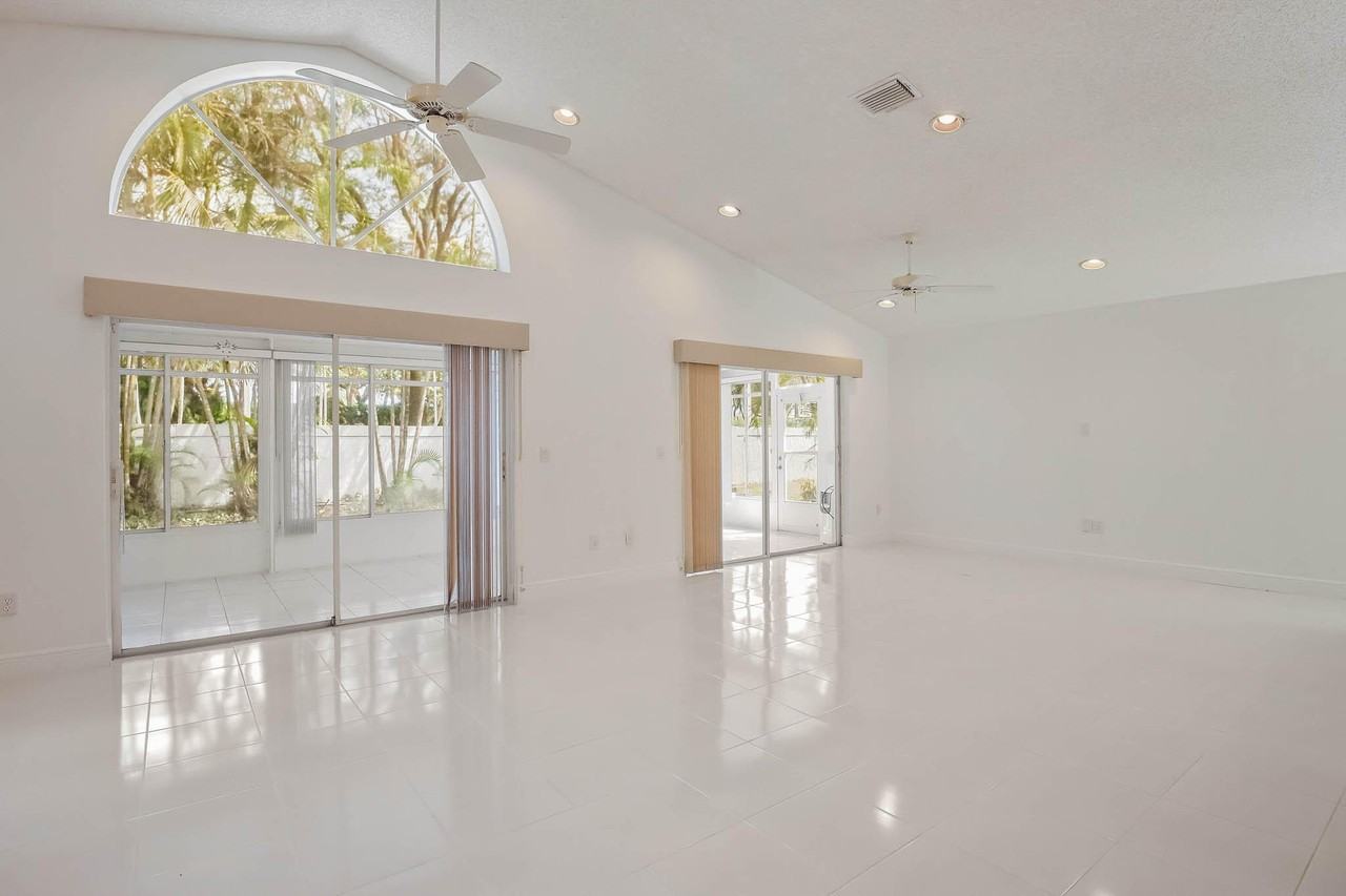 13596 Weyburne Dr - Photo 6 of 49