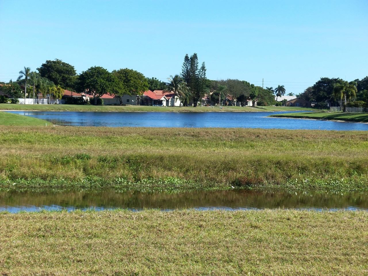 5664 Pebble Brook Ln - Photo 3 of 48