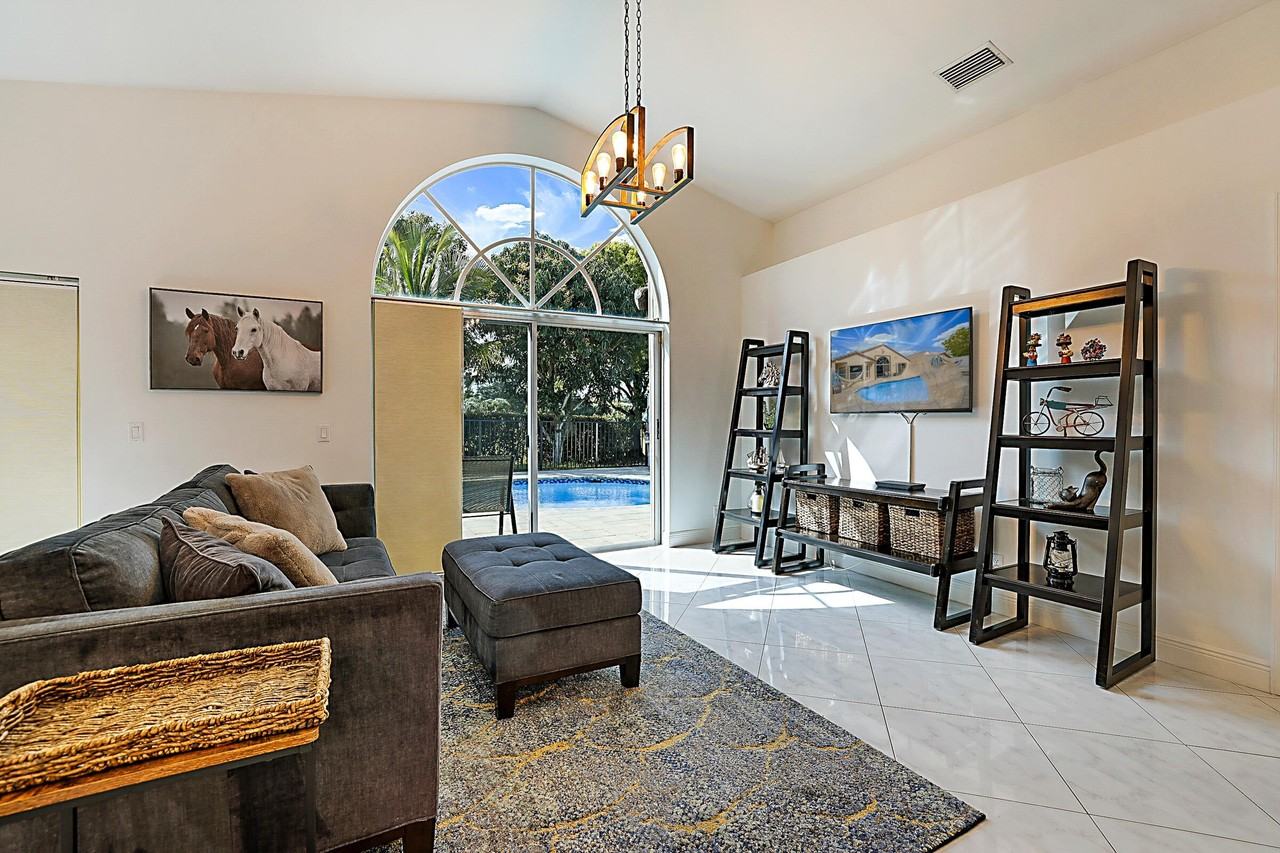 18965 Adagio Dr - Photo 3 of 37