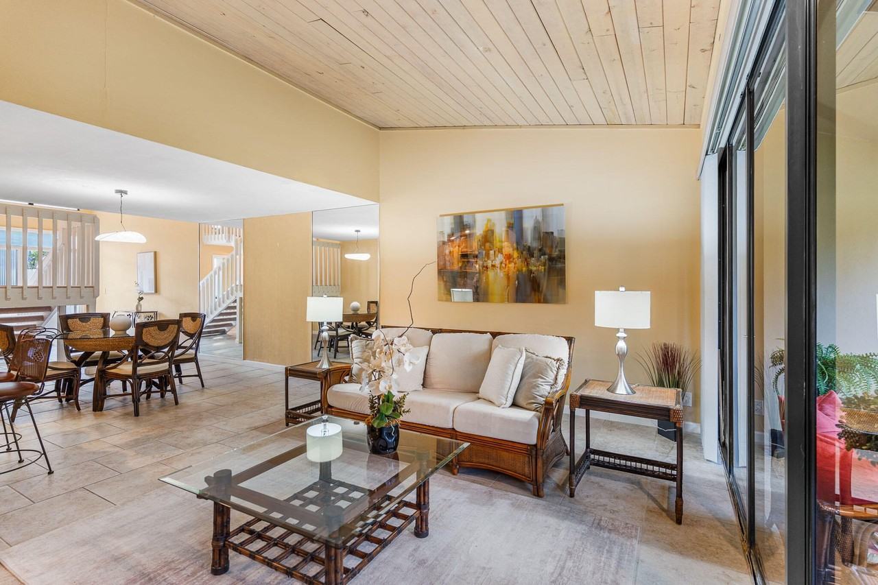 229 Old Meadow Way - Photo 7 of 48