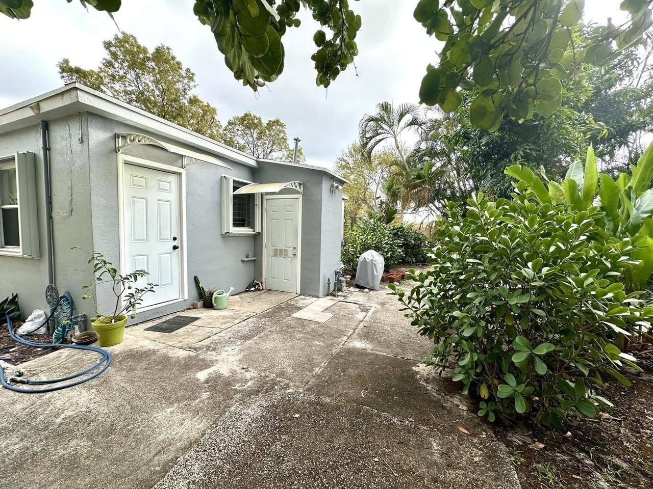 1147 15th Ave N #A - Photo 6 of 17