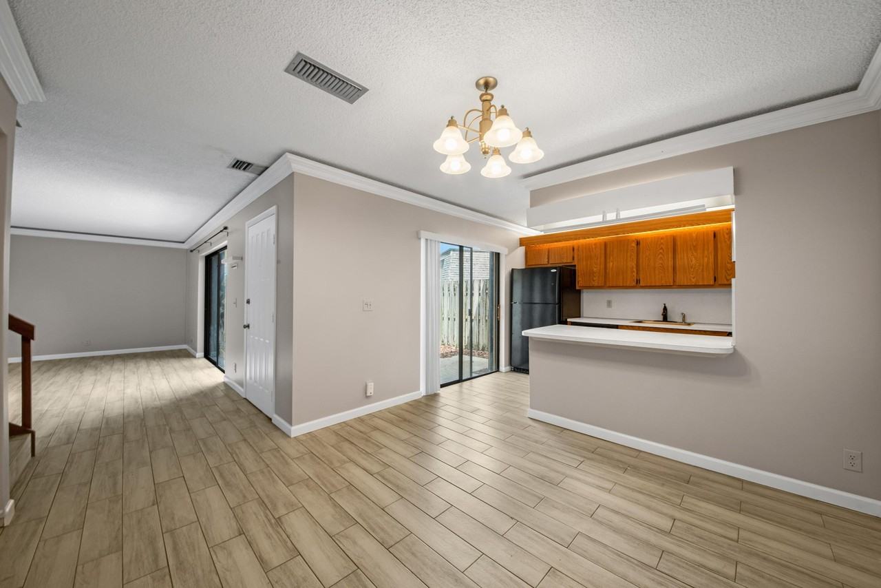 388 Lake Arbor Dr - Photo 2 of 39