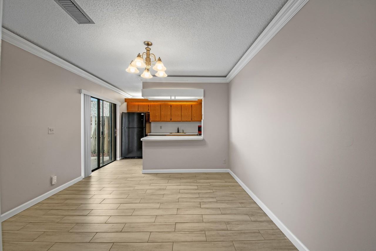 388 Lake Arbor Dr - Photo 4 of 39