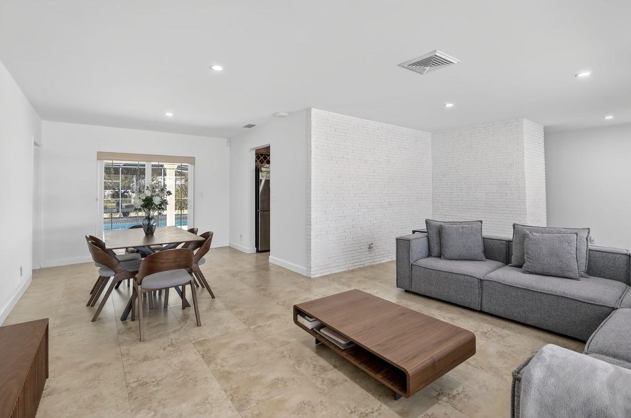 7000 Plantation Rd - Photo 4 of 22