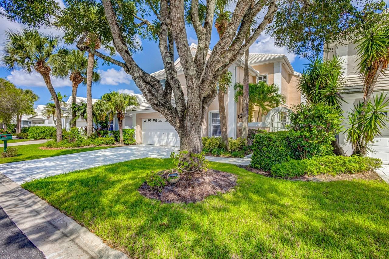 17 Selby Ln - Photo 2 of 50