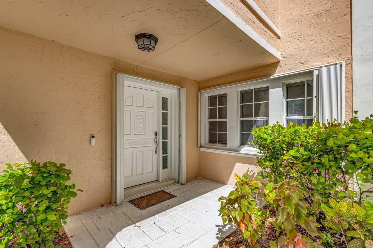 17 Selby Ln - Photo 7 of 50