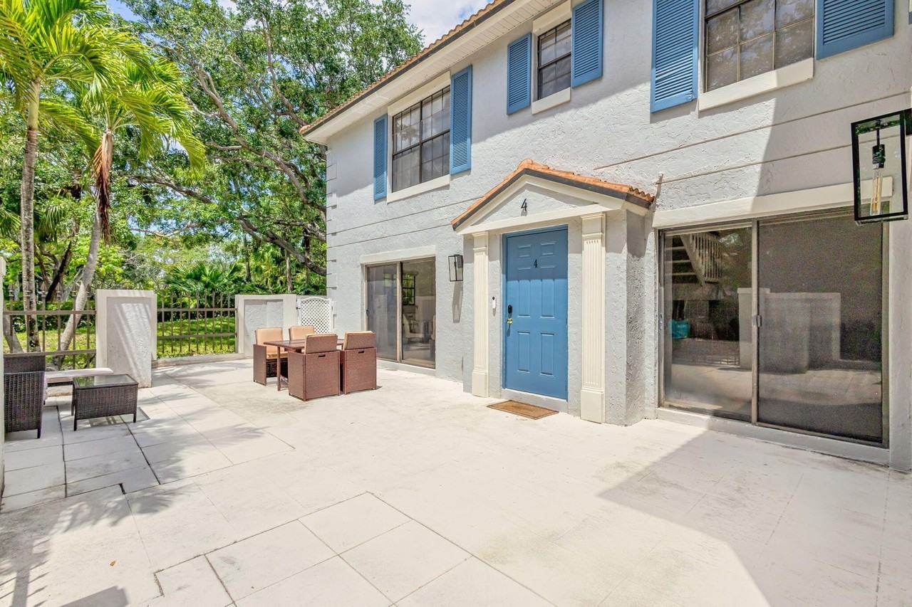 355 Prestwick Cir #4 - Photo 3 of 50