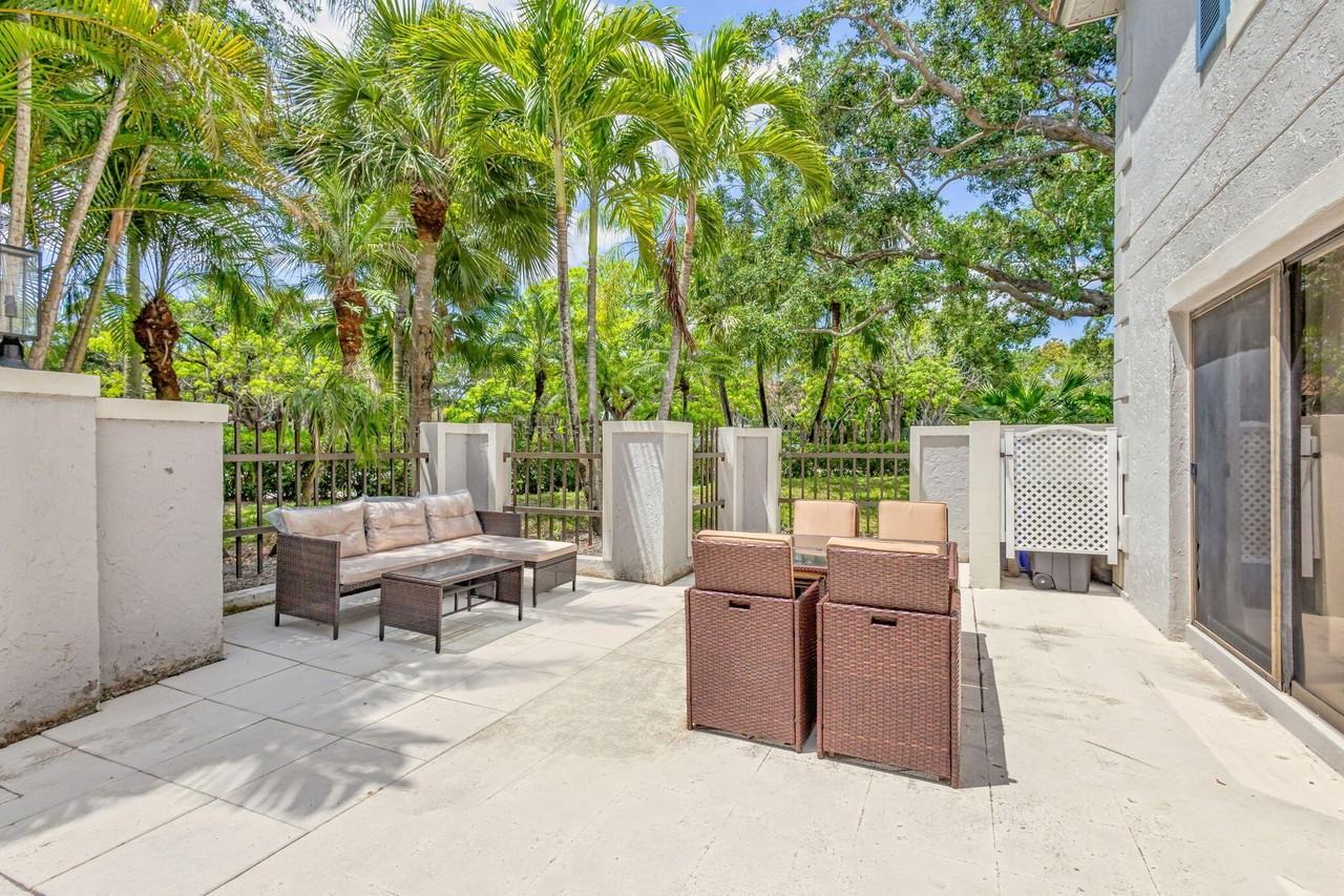 355 Prestwick Cir #4 - Photo 5 of 50